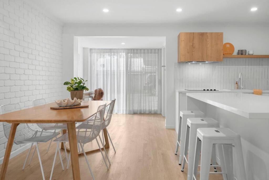 Vibes At Five Noosa Apartment Noosaville Exterior photo